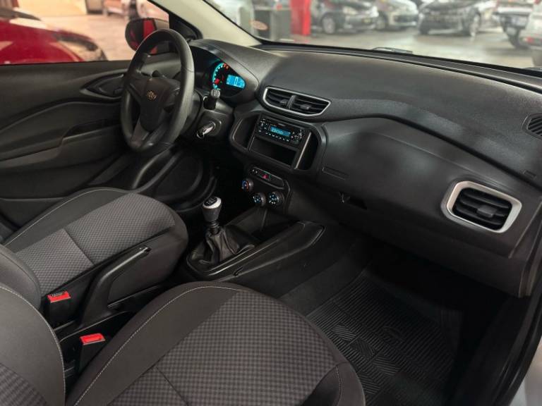 CHEVROLET - ONIX - 2016/2017 - Prata - R$ 56.900,00