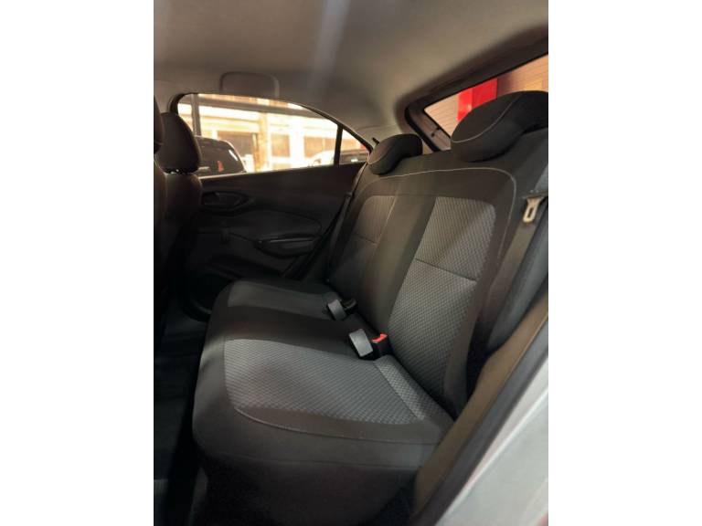 CHEVROLET - ONIX - 2016/2017 - Prata - R$ 56.900,00