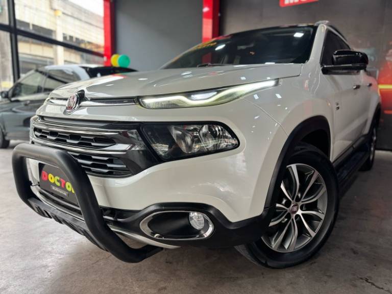FIAT - TORO - 2018/2019 - Branca - R$ 111.900,00