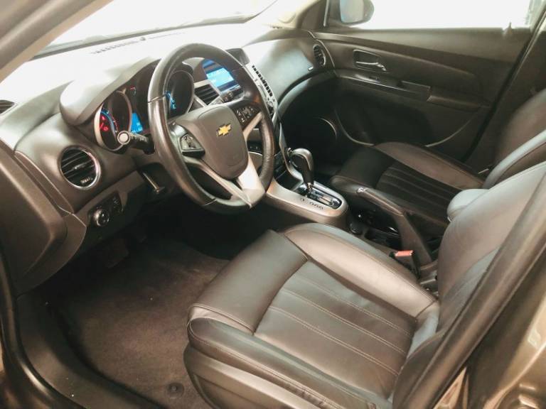 CHEVROLET - CRUZE - 2015/2016 - Cinza - R$ 77.900,00