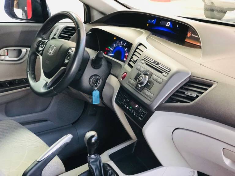 HONDA - CIVIC - 2012/2013 - Preta - R$ 66.900,00